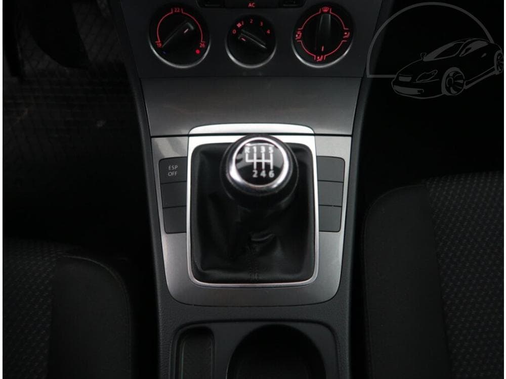 2009 Volkswagen PASSAT - 13