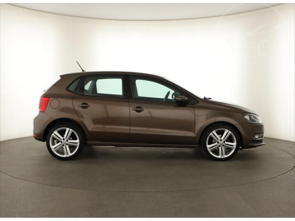 2015 Volkswagen POLO - 11