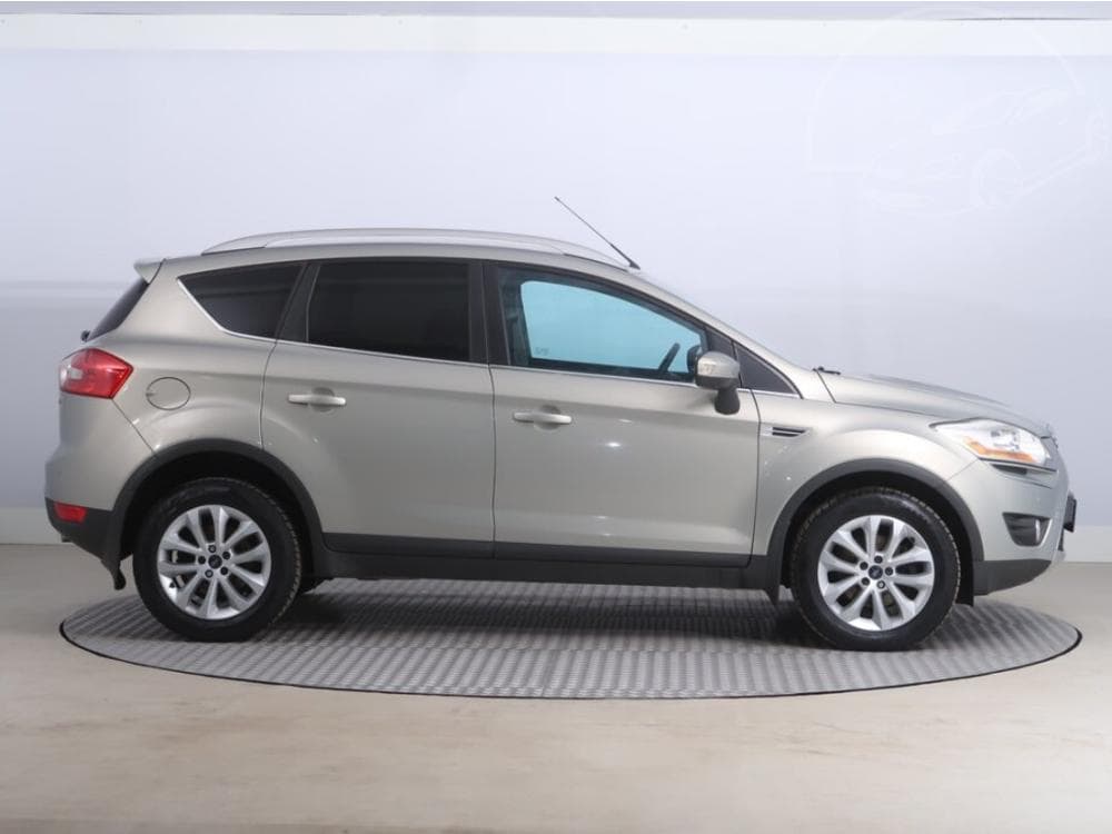 2010 Ford KUGA - 11