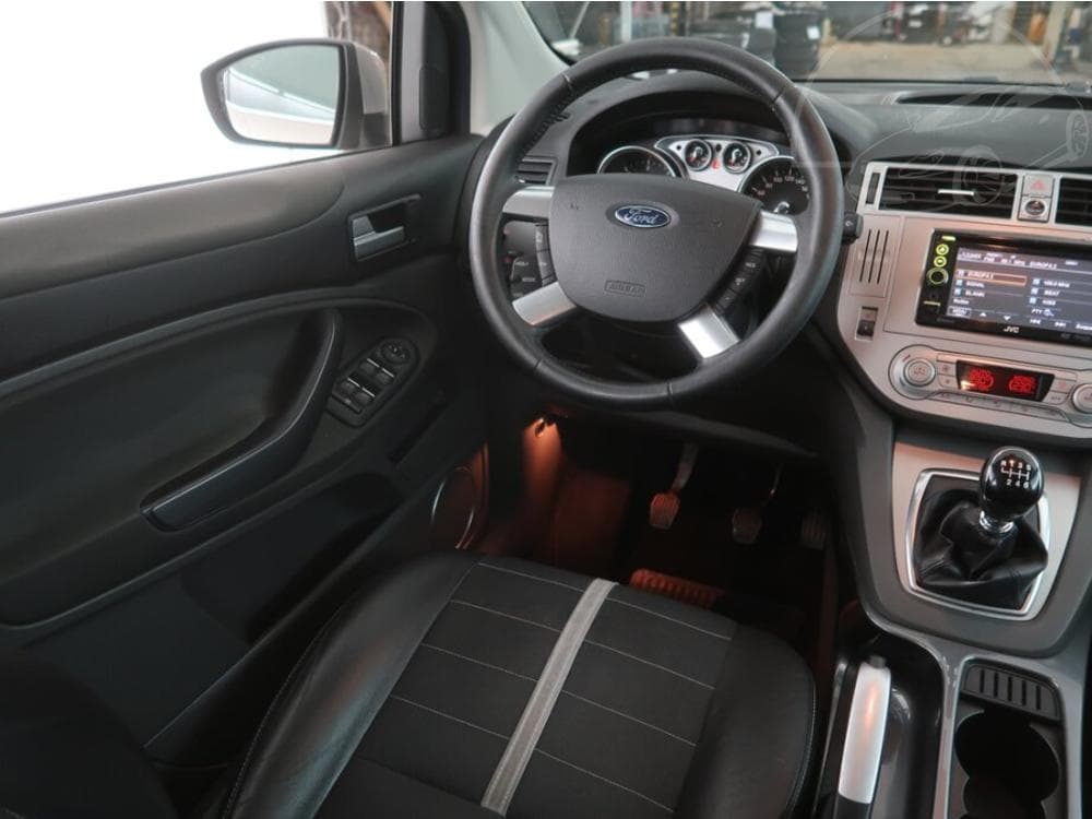 2010 Ford KUGA - 13