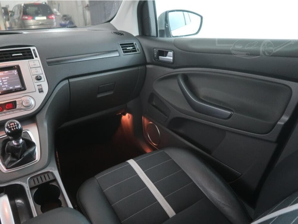 2010 Ford KUGA - 15