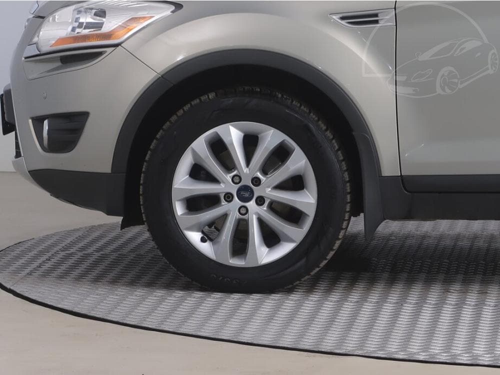 2010 Ford KUGA - 27