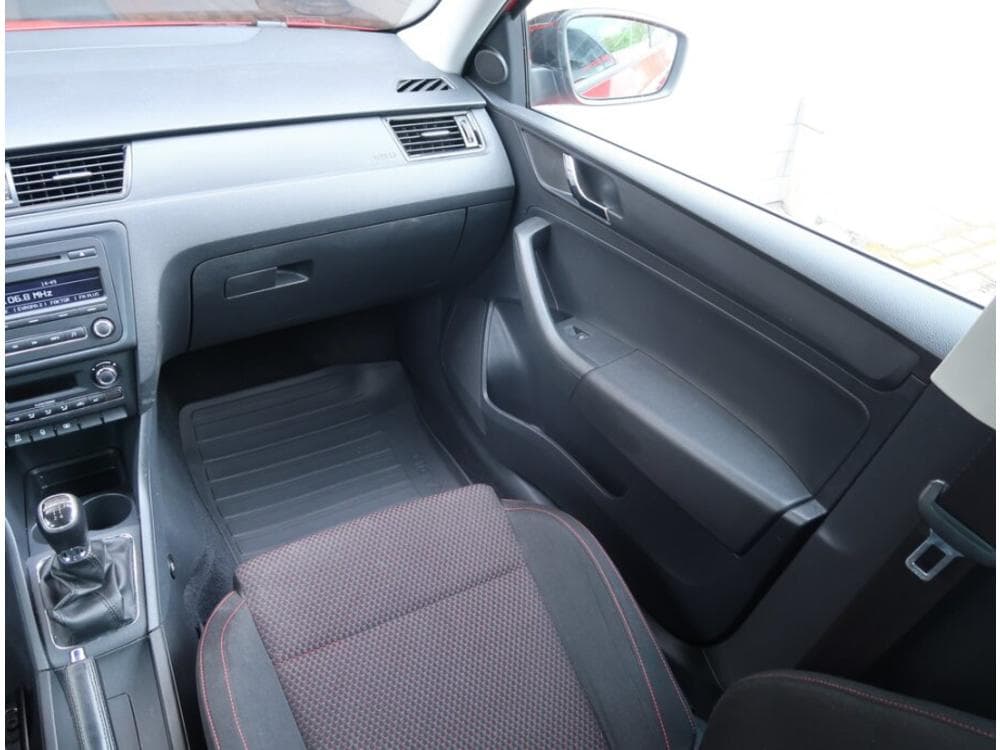 2014 Škoda RAPID - 15