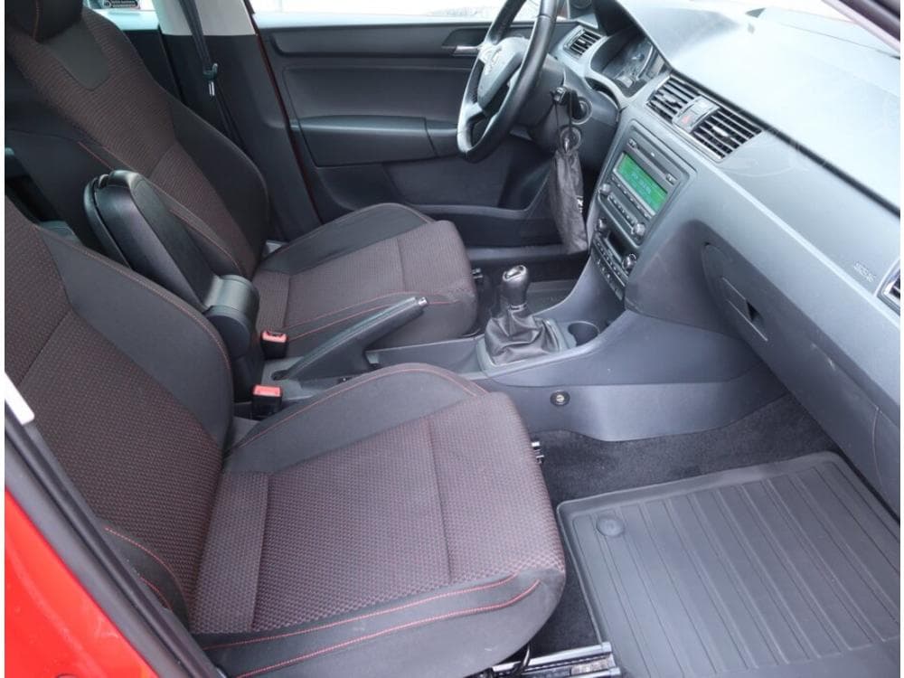 2014 Škoda RAPID - 17