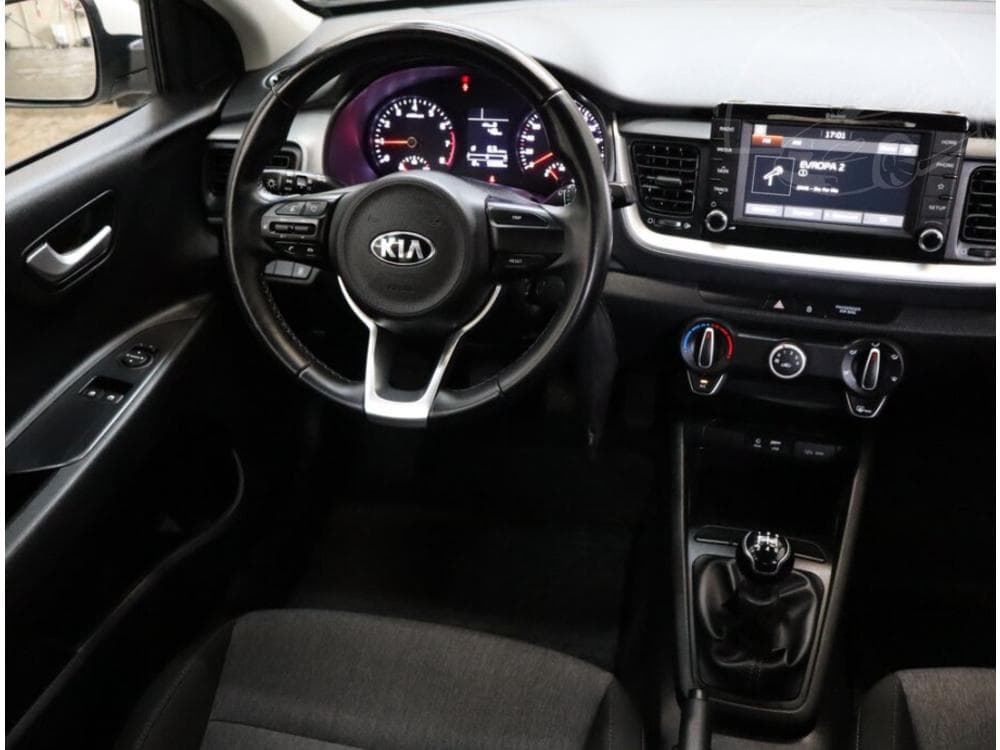 2020 Kia STONIC - 7