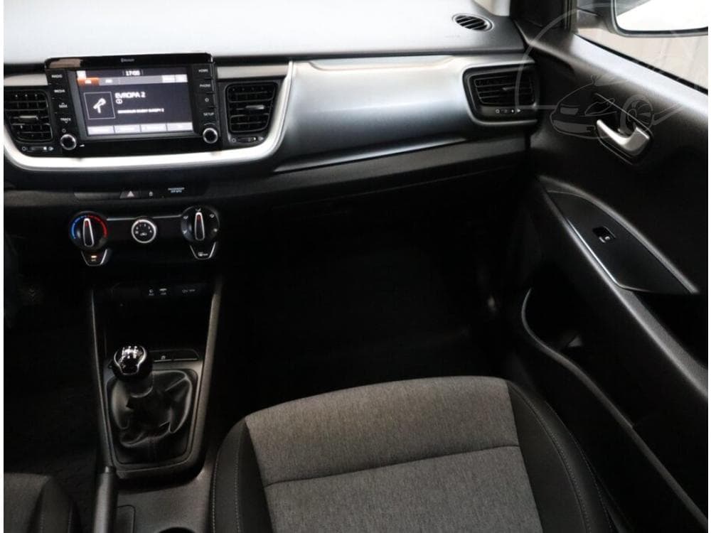 2020 Kia STONIC - 8