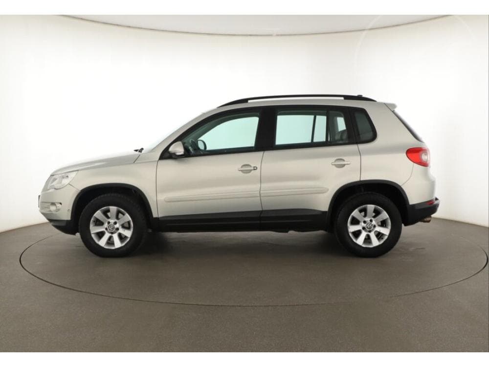 2010 Volkswagen TIGUAN - 5