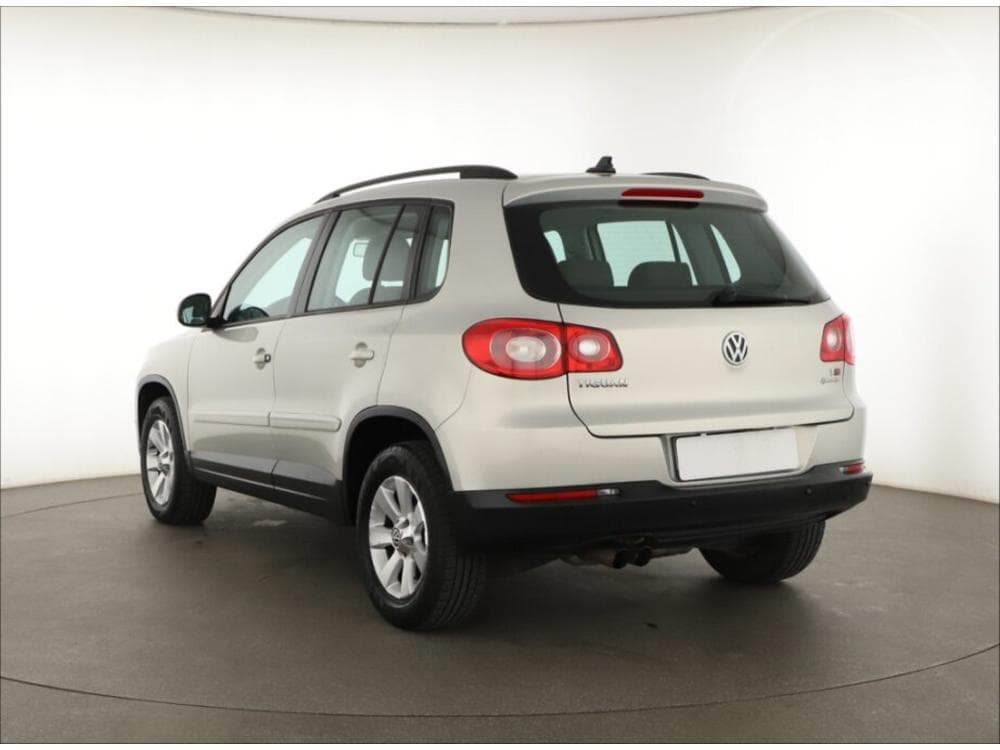 2010 Volkswagen TIGUAN - 7