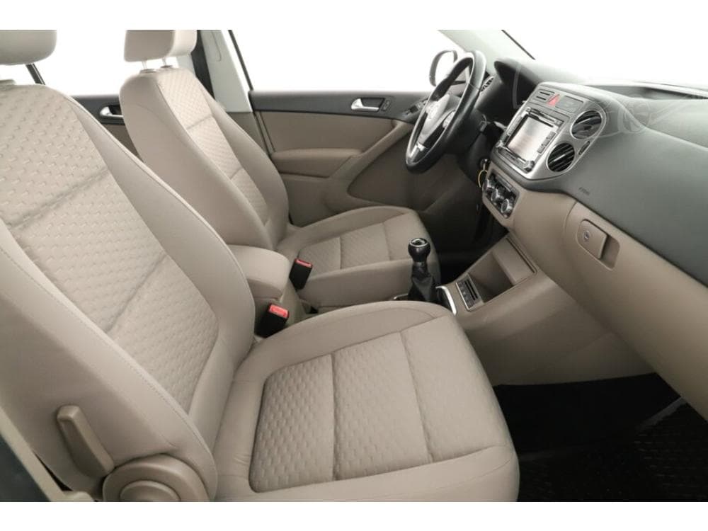 2010 Volkswagen TIGUAN - 13