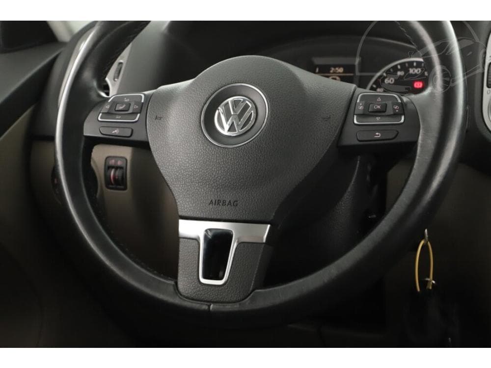 2010 Volkswagen TIGUAN - 15