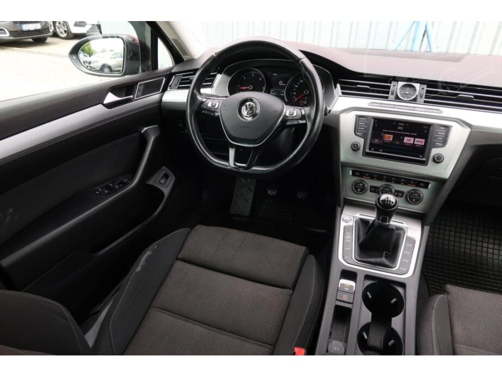 2016 Volkswagen PASSAT - 13