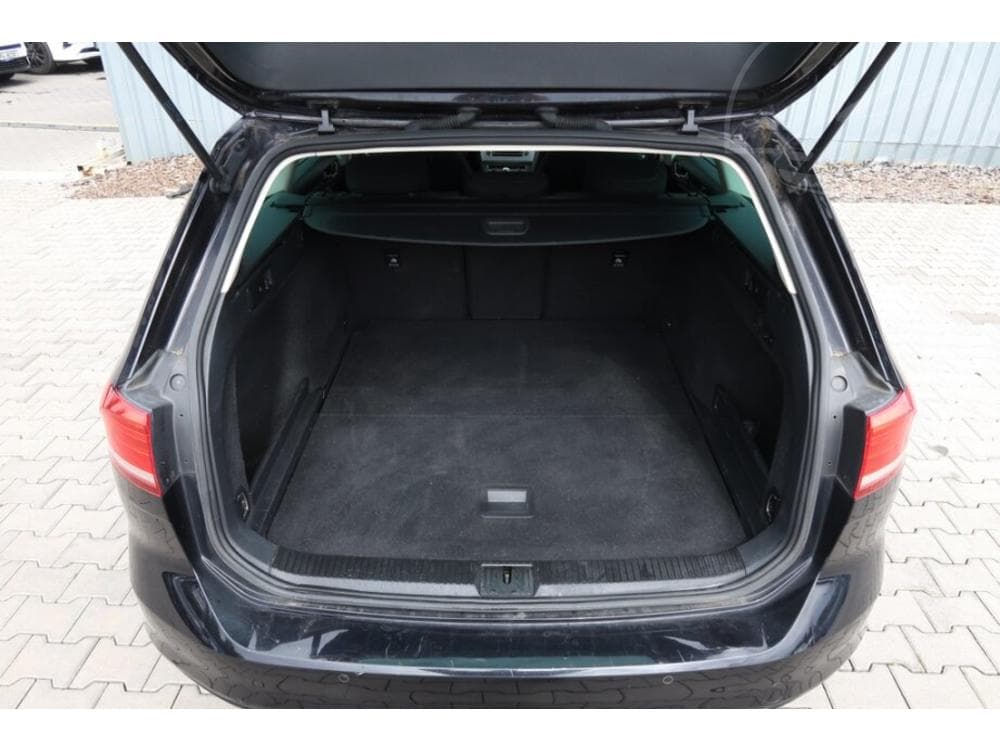 2016 Volkswagen PASSAT - 27