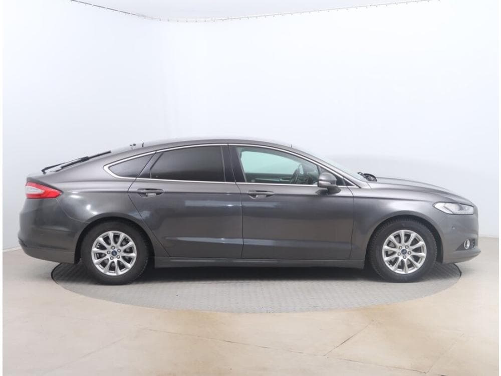 2015 Ford MONDEO - 11