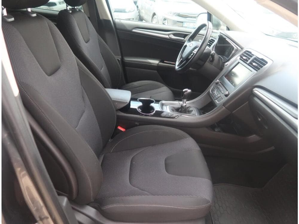 2015 Ford MONDEO - 17