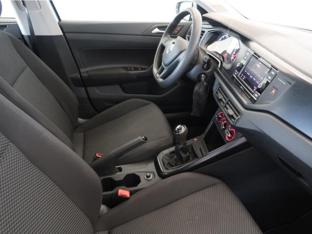 2018 Volkswagen POLO - 9