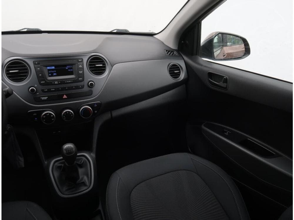 2017 Hyundai i10 - 15