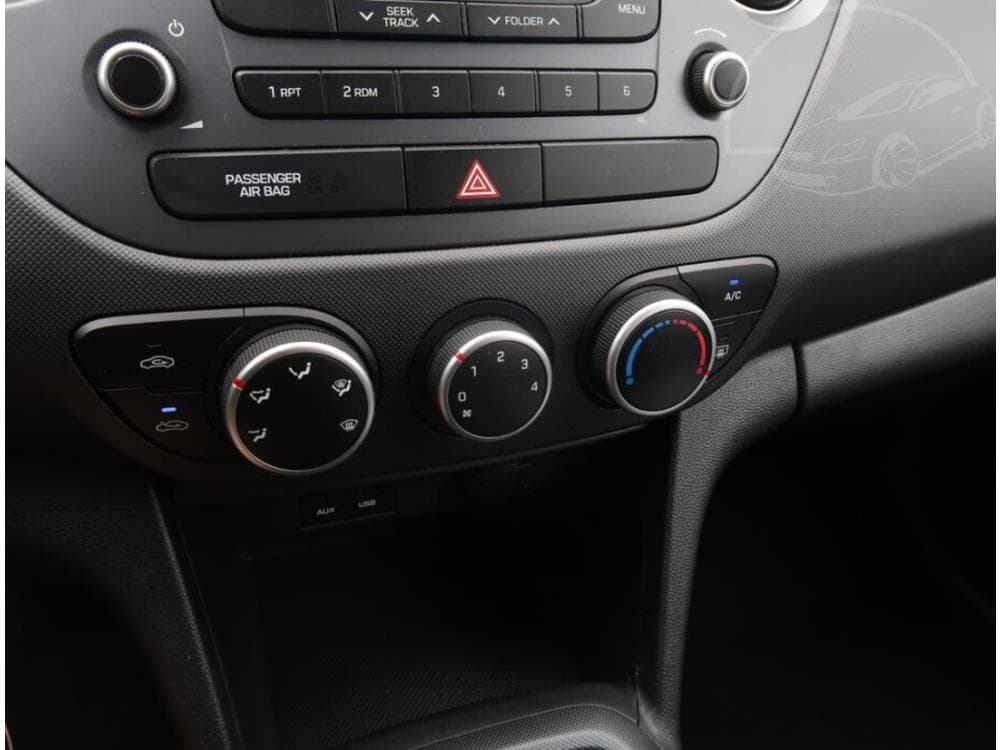 2017 Hyundai i10 - 27