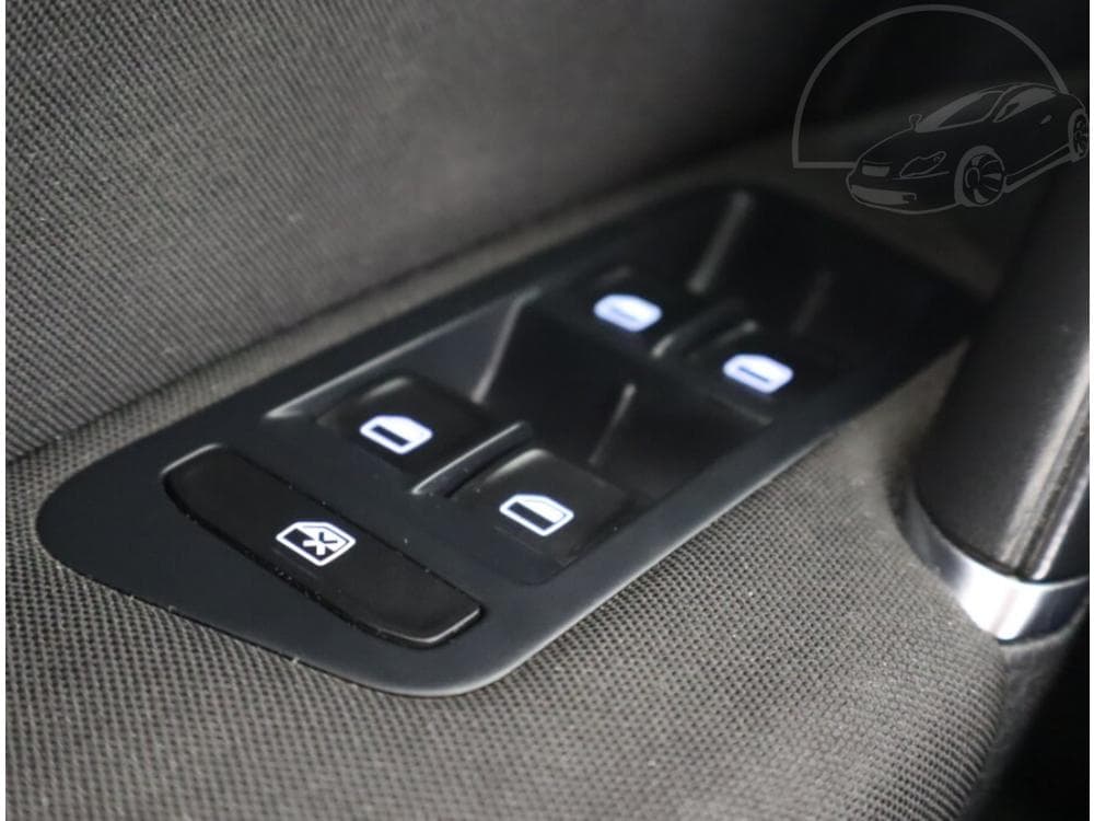 2015 Volkswagen GOLF - 29