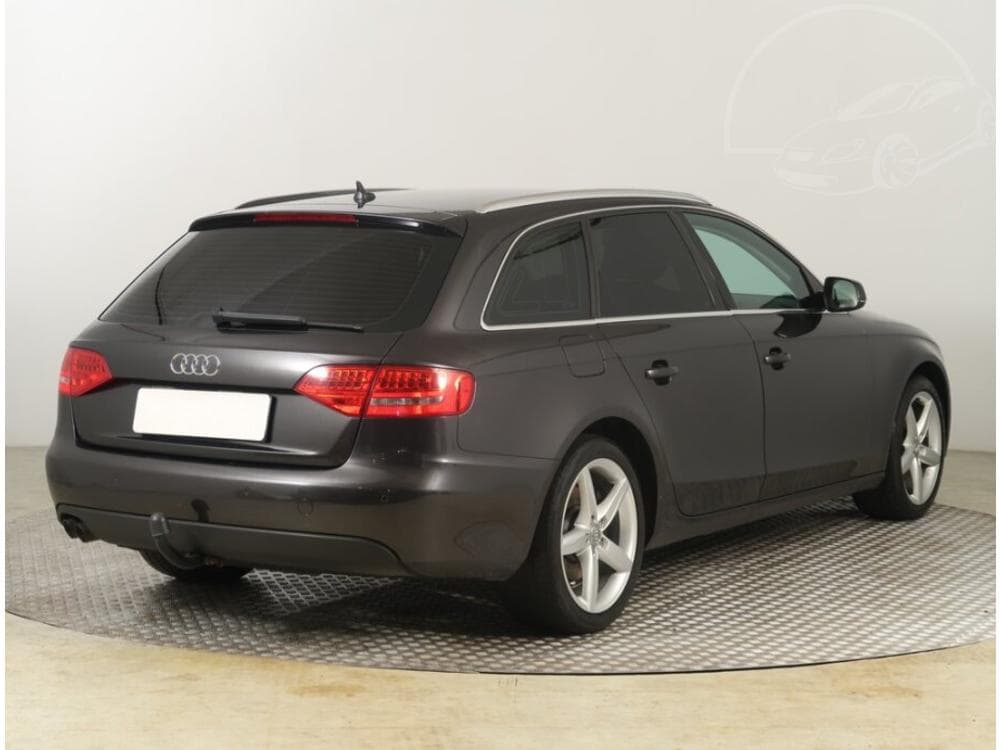 2010 Audi A4 - 9