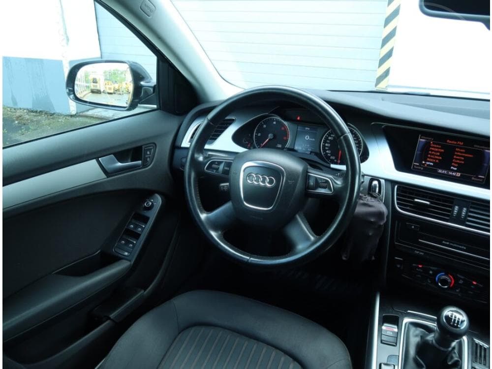 2010 Audi A4 - 13