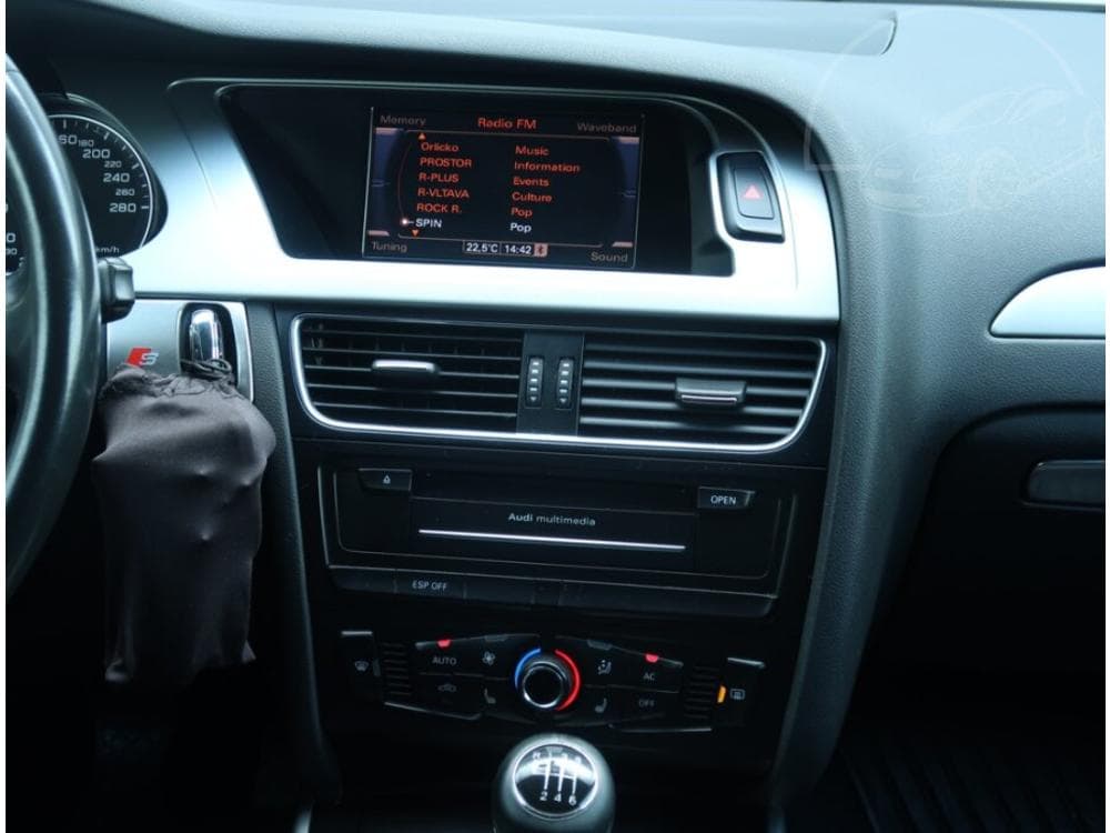 2010 Audi A4 - 23