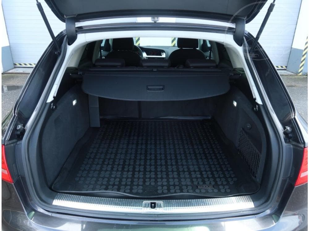 2010 Audi A4 - 25