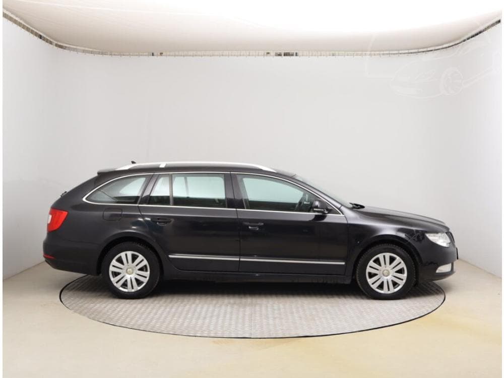 2010 Škoda SUPERB - 11