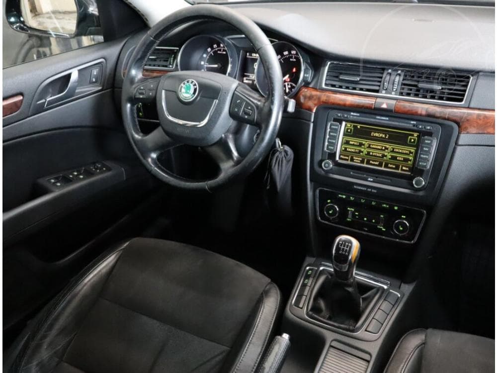 2010 Škoda SUPERB - 13