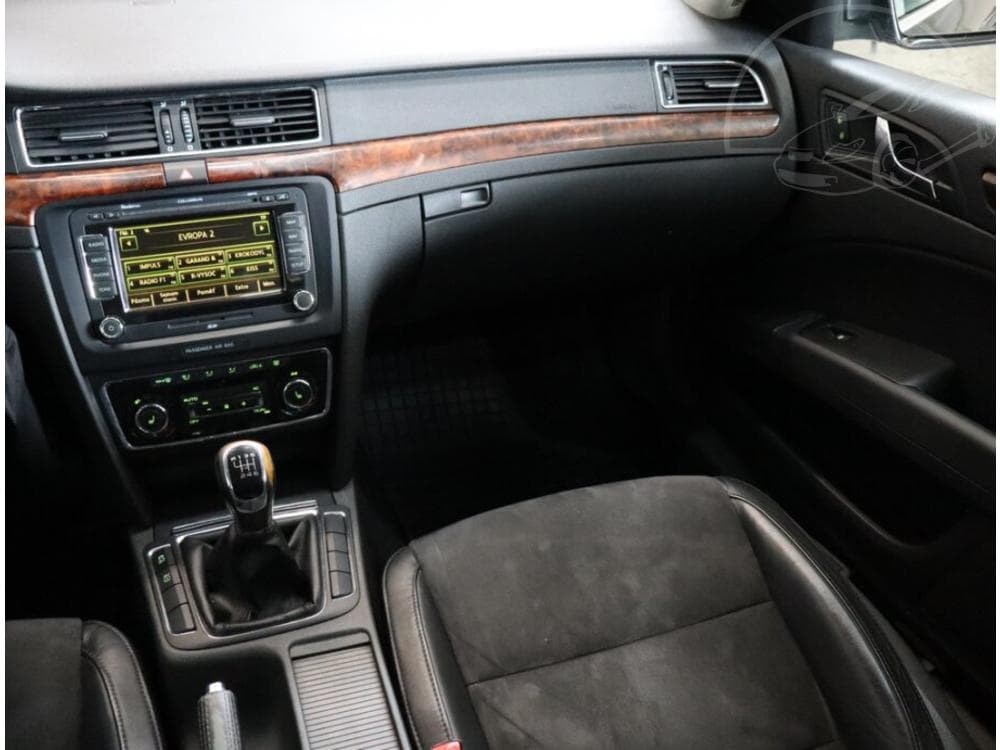 2010 Škoda SUPERB - 15