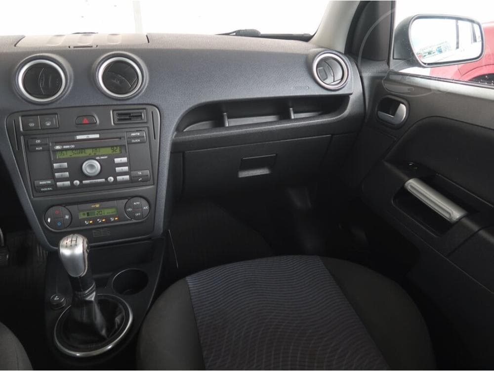 2005 Ford FUSION - 8