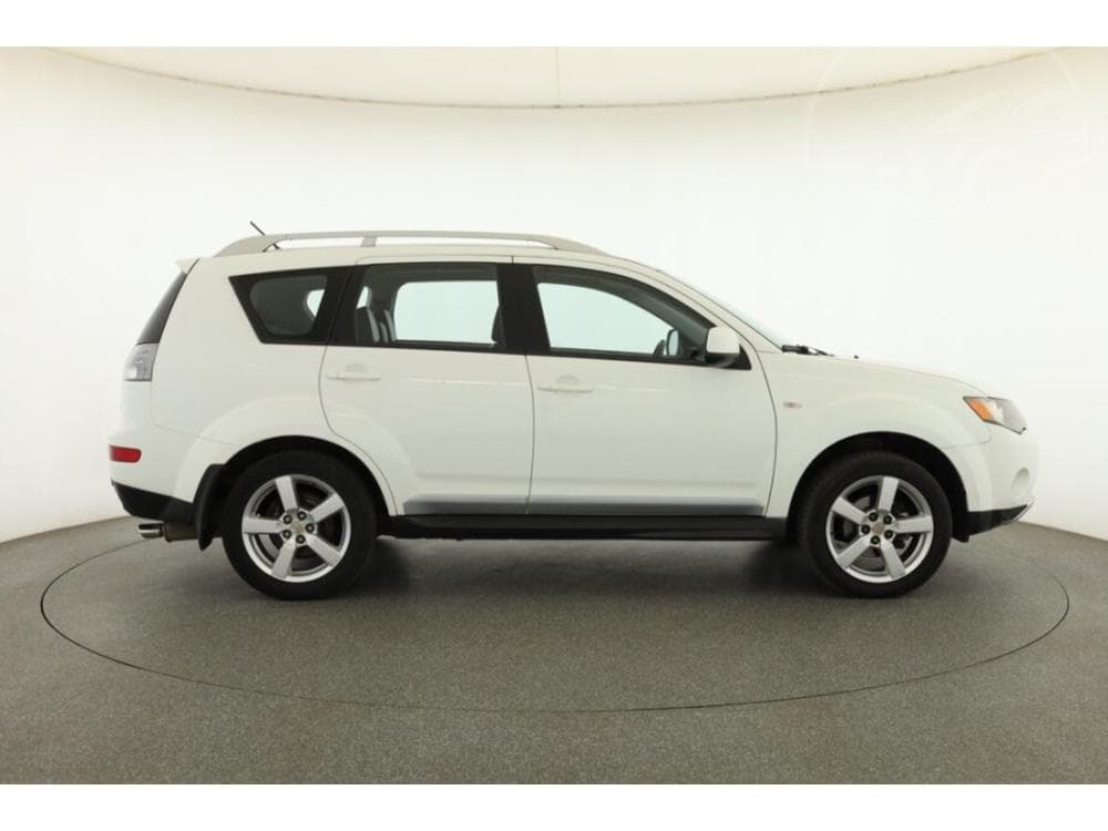 2009 Mitsubishi OUTLANDER - 11