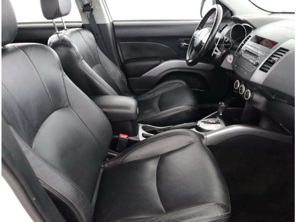 2009 Mitsubishi OUTLANDER - 13
