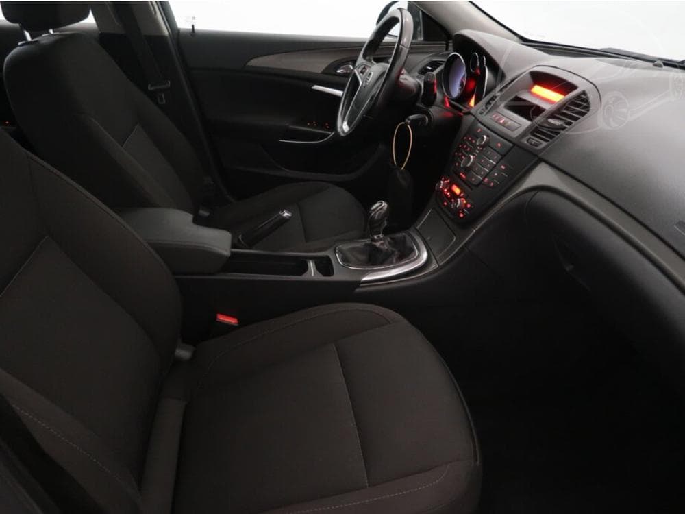 2009 Opel INSIGNIA - 9