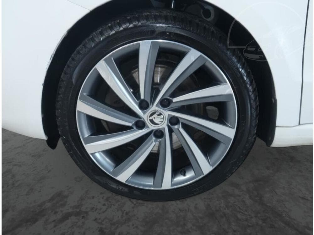 2014 Škoda SUPERB - 15