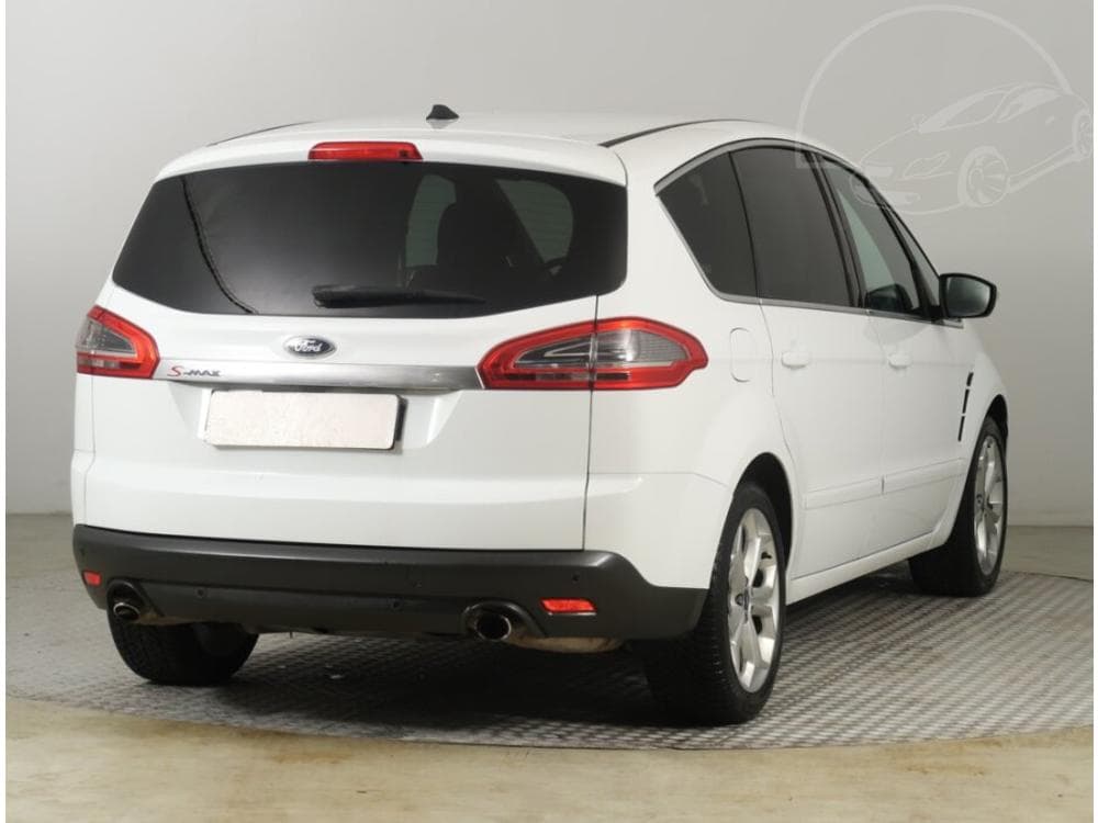 2011 Ford S-MAX - 9