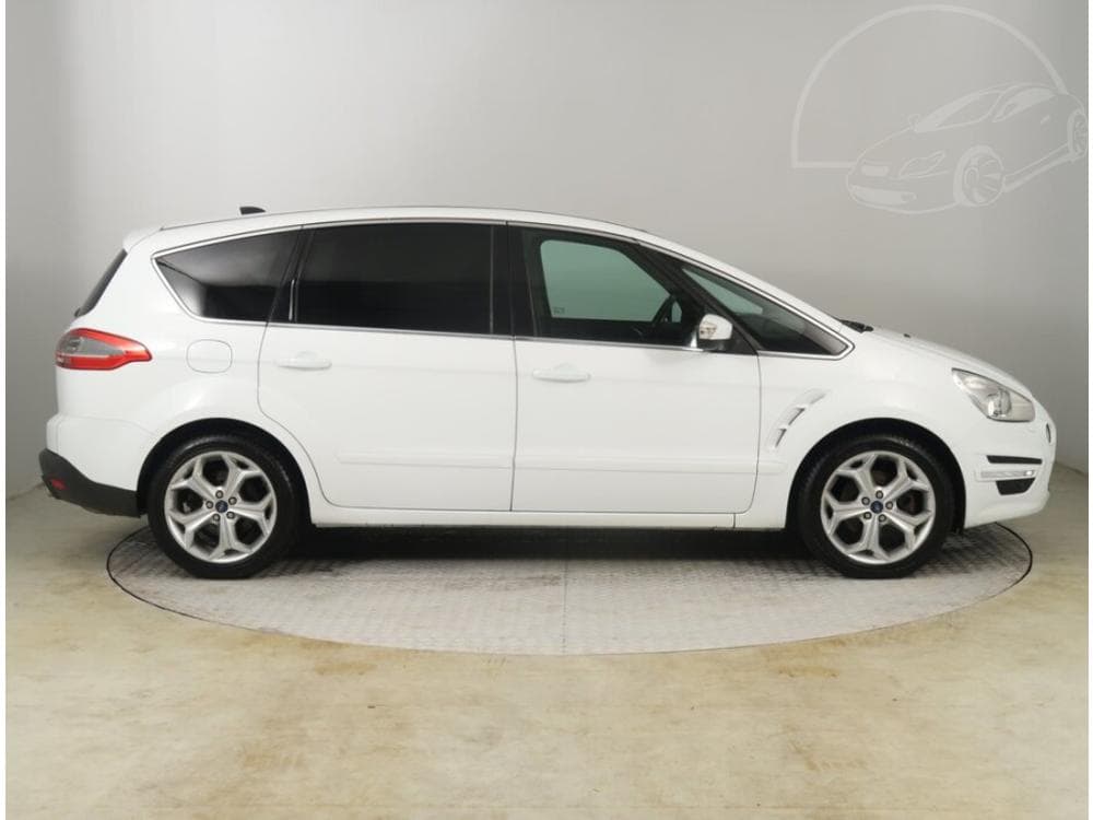 2011 Ford S-MAX - 11