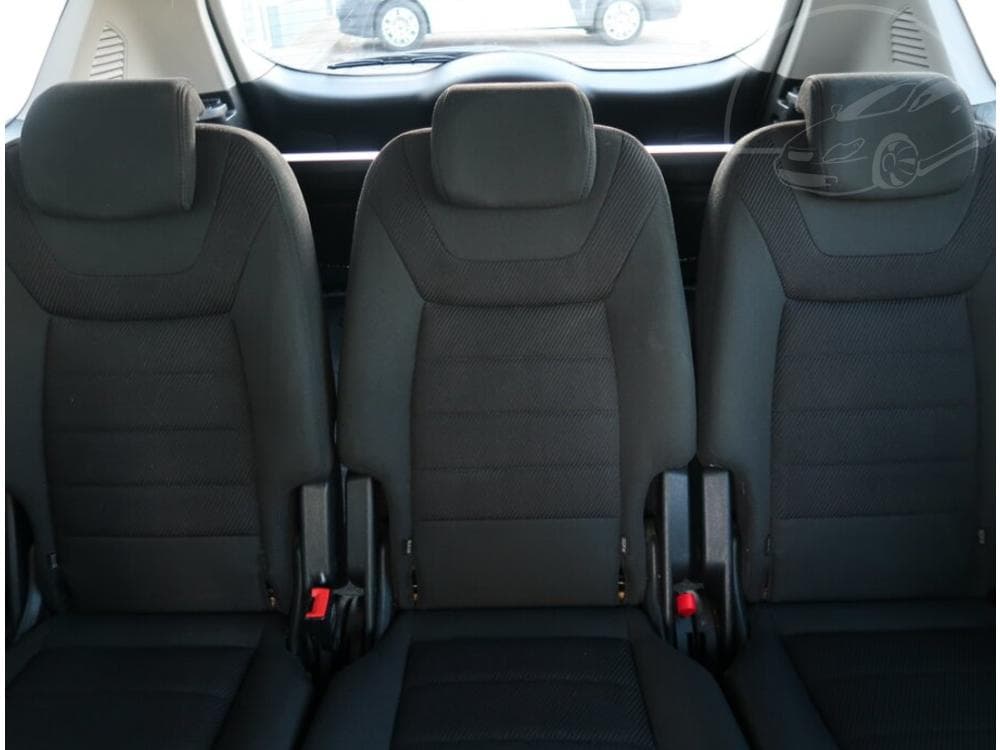 2011 Ford S-MAX - 19