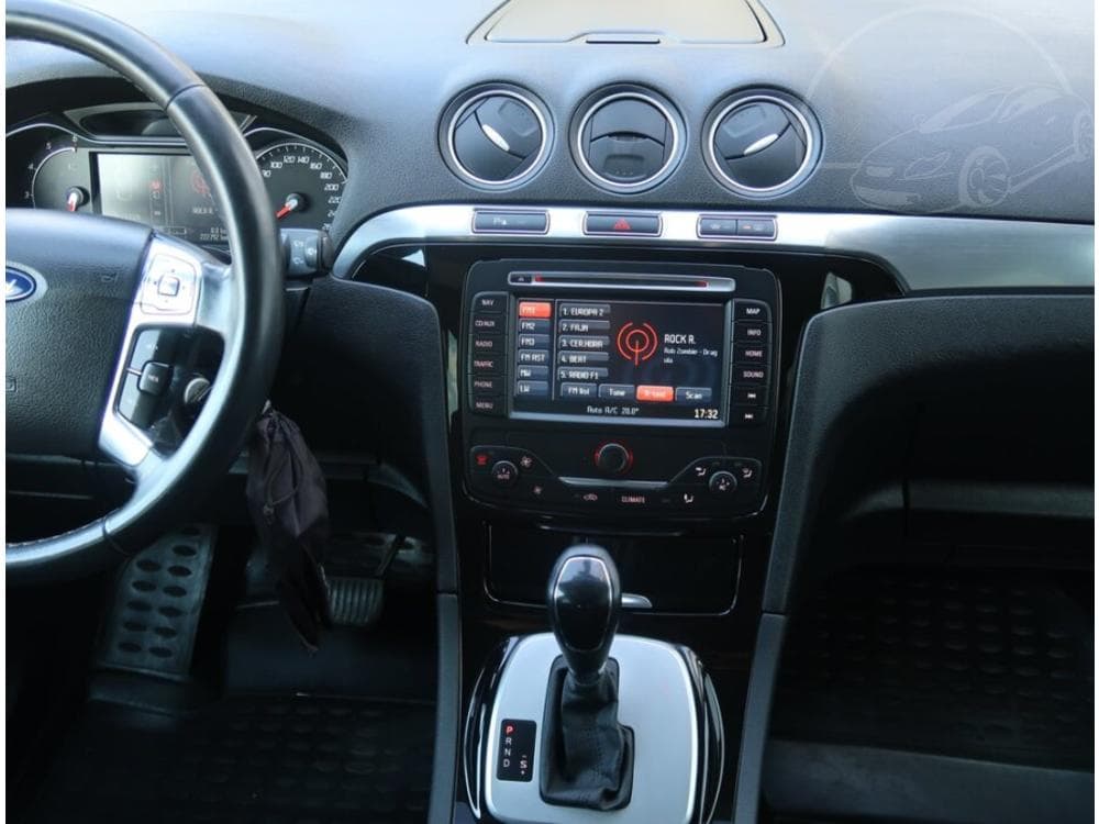 2011 Ford S-MAX - 23