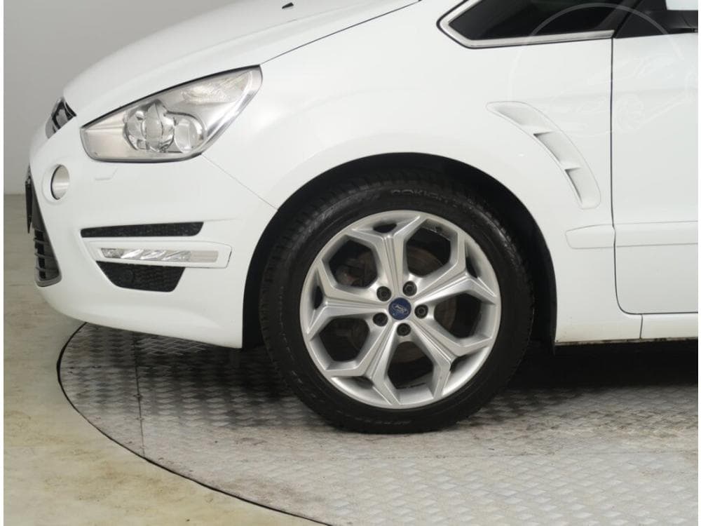 2011 Ford S-MAX - 29