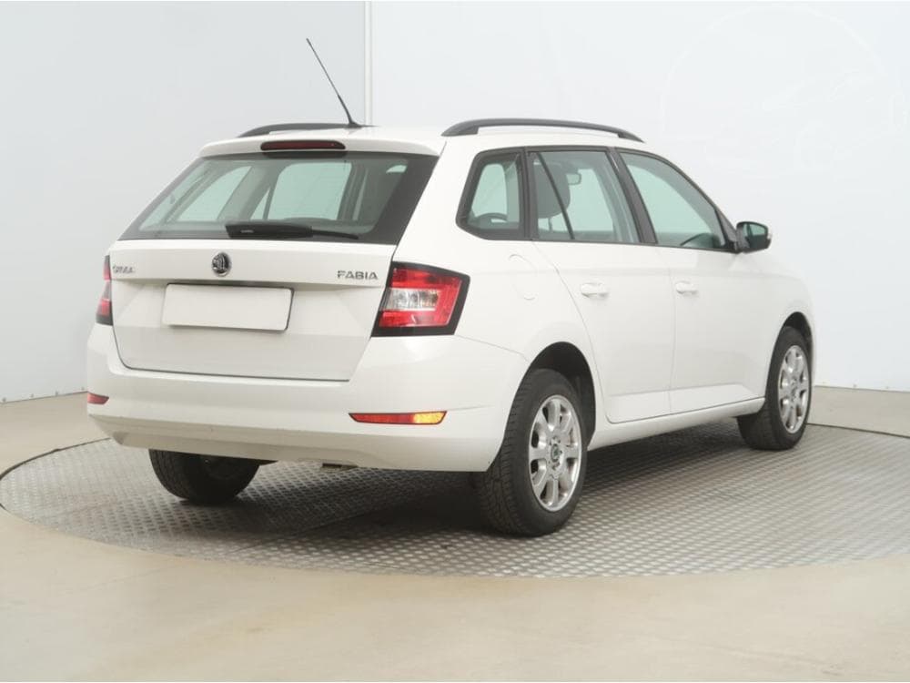 2018 Škoda FABIA - 9