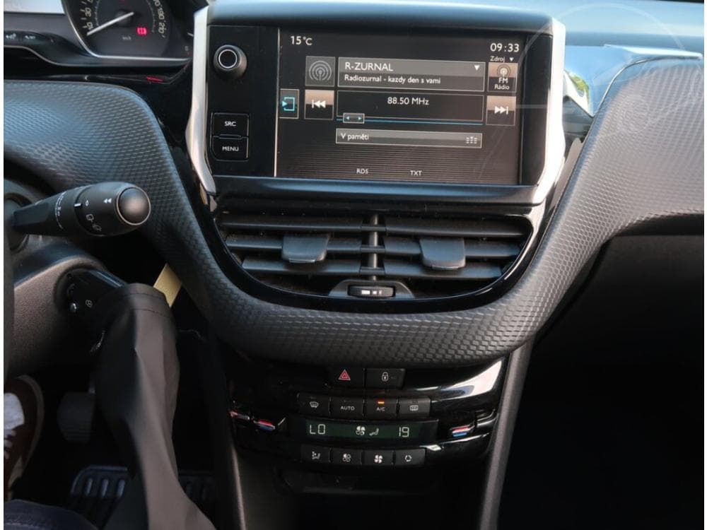 2016 Peugeot 2008 - 12