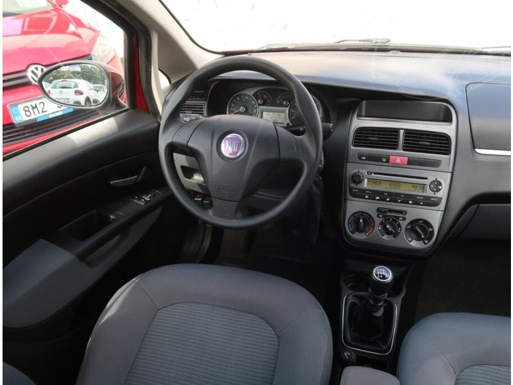 2010 Fiat LINEA - 13
