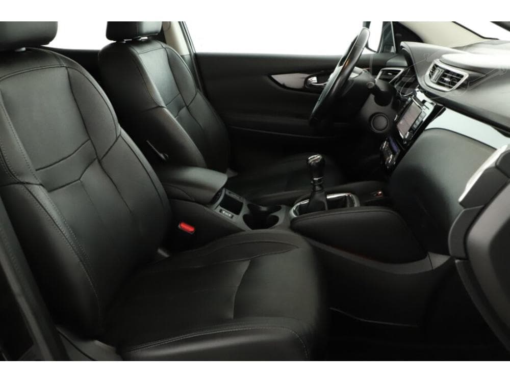 2016 Nissan QASHQAI - 27