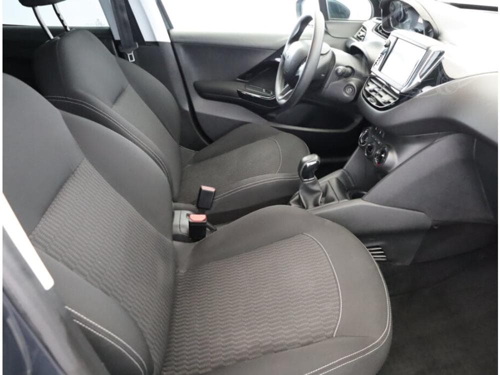 2019 Peugeot 208 - 13