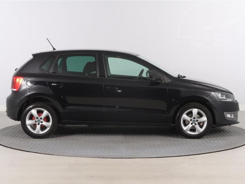 2012 Volkswagen POLO - 11