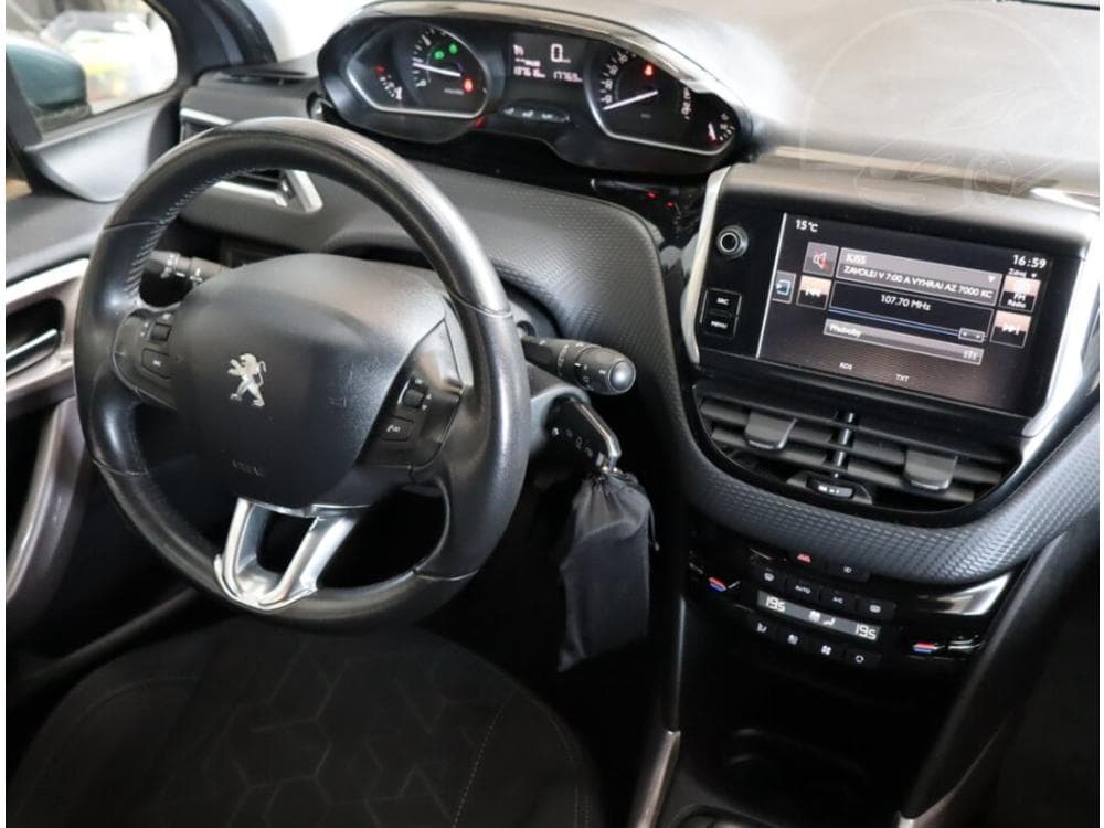 2016 Peugeot 2008 - 13