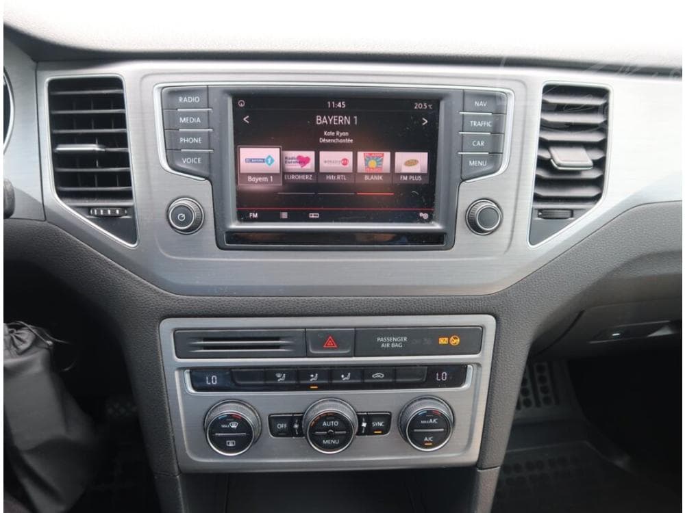 2015 Volkswagen GOLF - 23