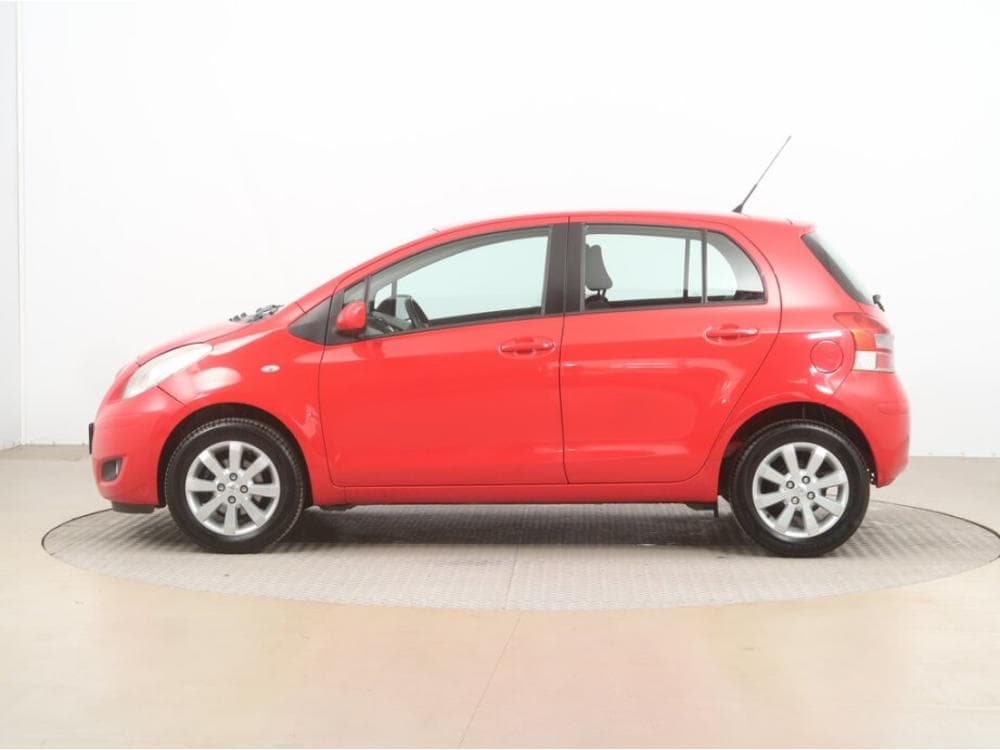 2010 Toyota YARIS - 3
