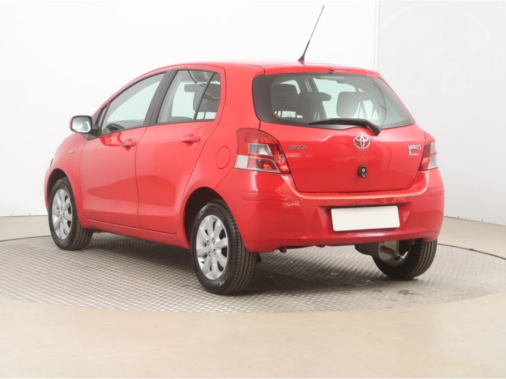 2010 Toyota YARIS - 4