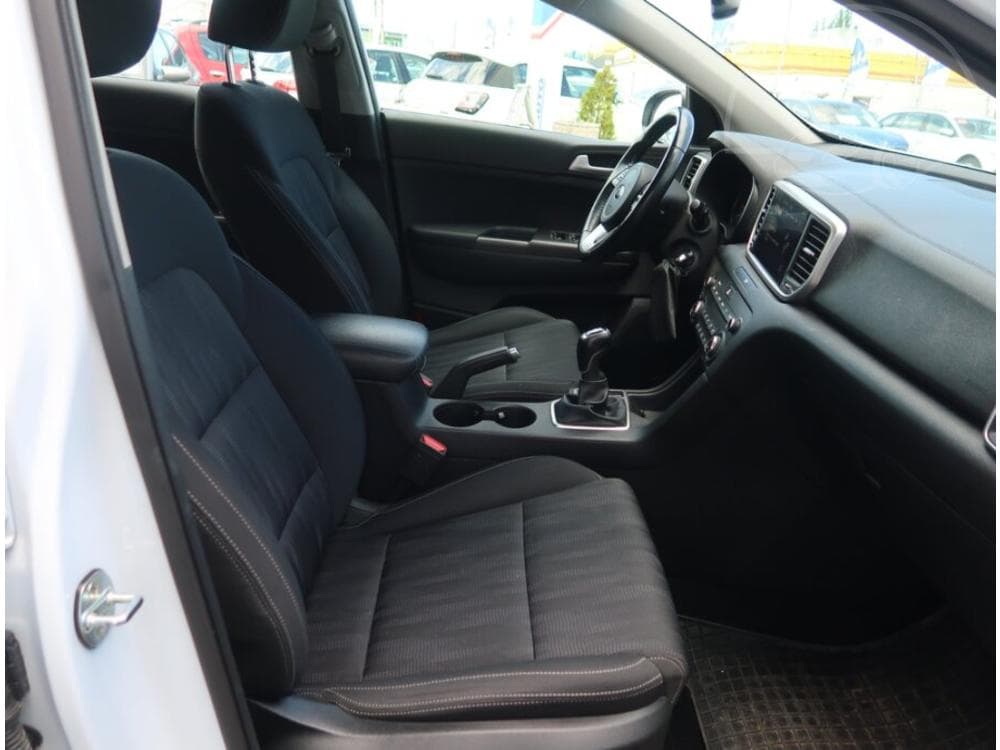 2020 Kia SPORTAGE - 9